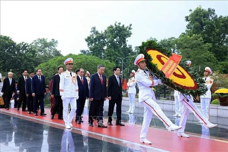 Lãnh đạo Đảng, Nhà nước vào Lăng viếng Chủ tịch Hồ Chí Minh dịp 80 năm Quốc khánh Lãnh đạo Đảng, Nhà nước vào Lăng viếng Chủ tịch Hồ Chí Minh dịp 80 năm Quốc khánh