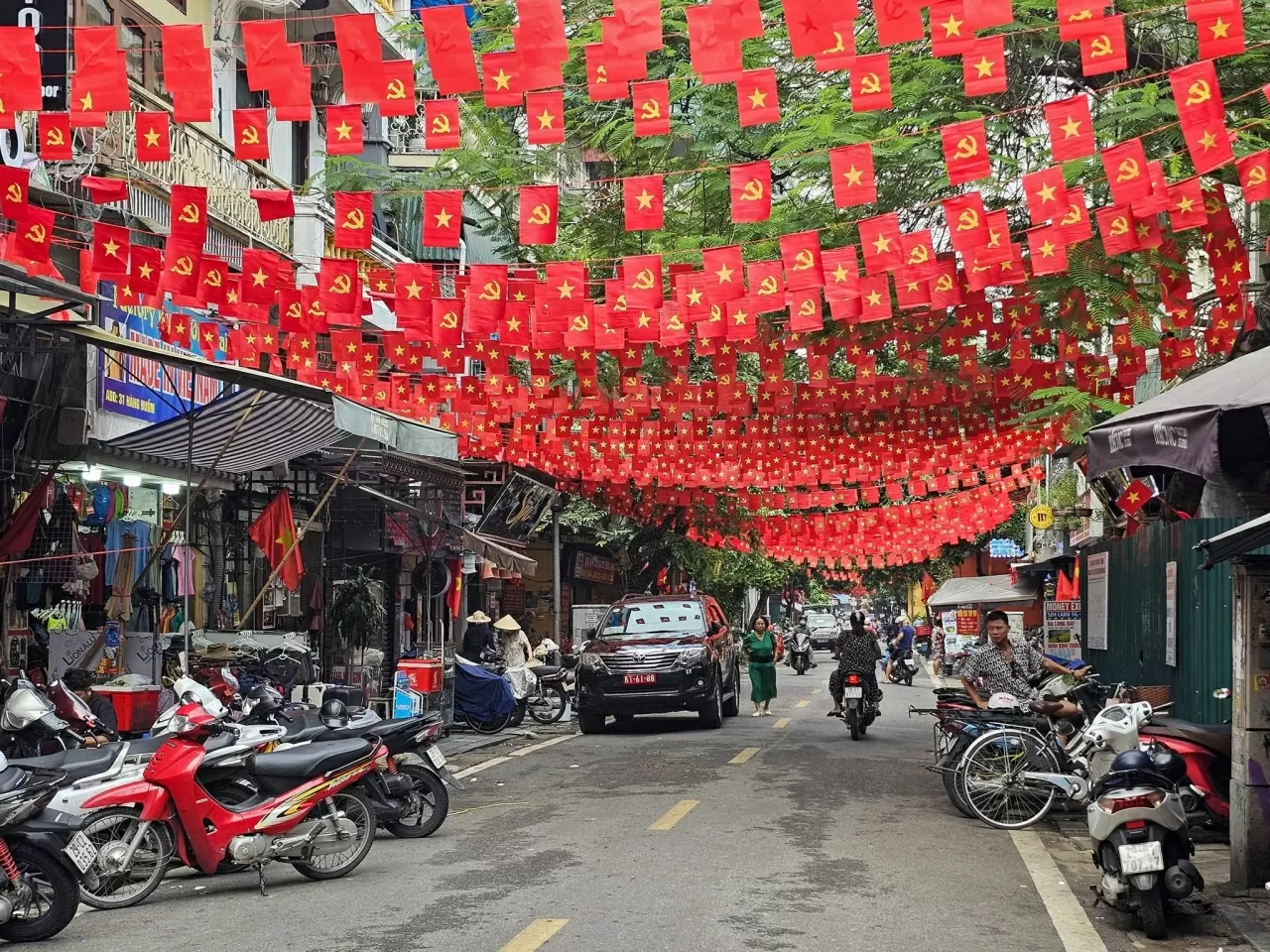 Có một Hà Nội rực rỡ như thế