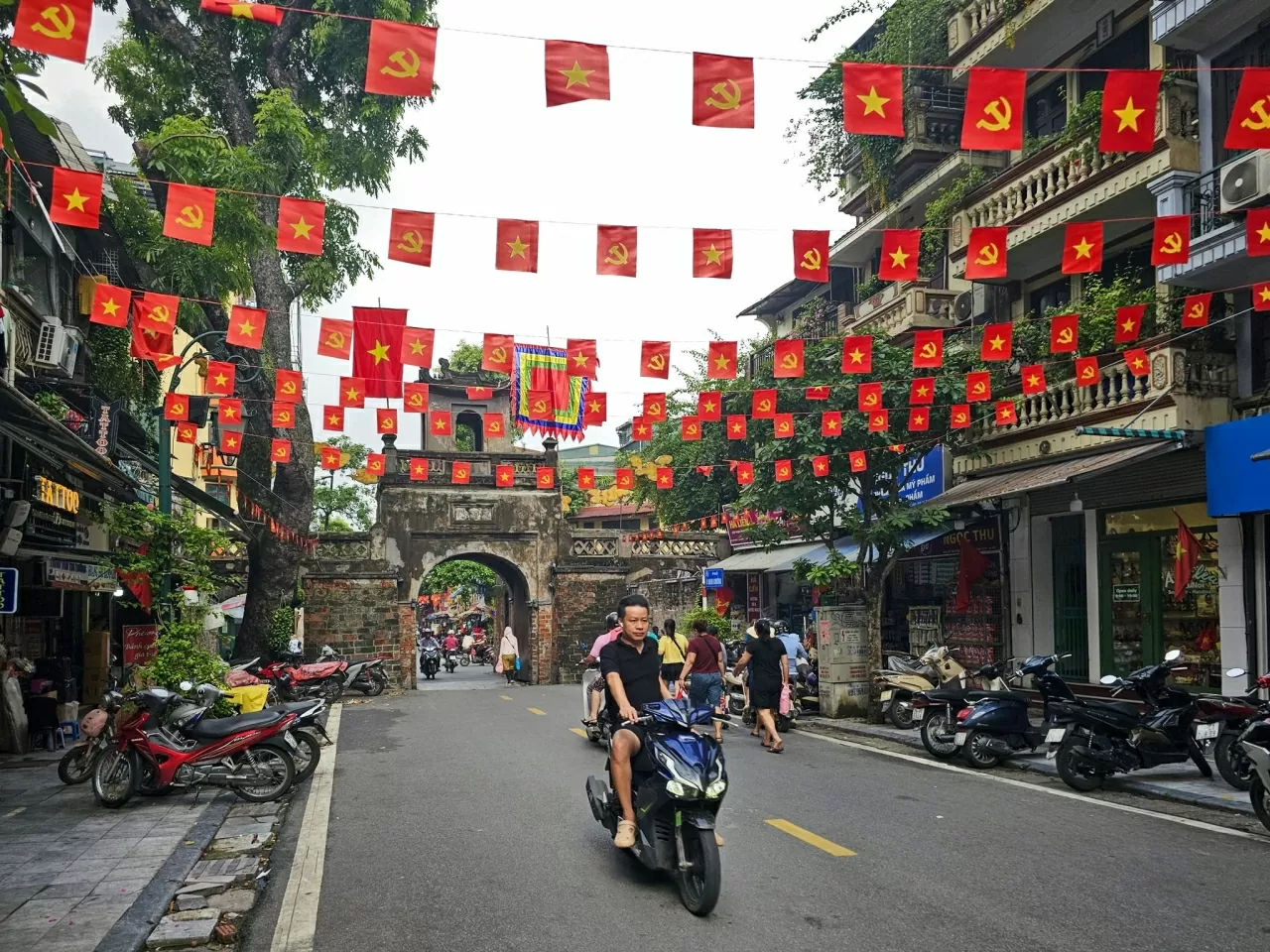 Có một Hà Nội rực rỡ như thế