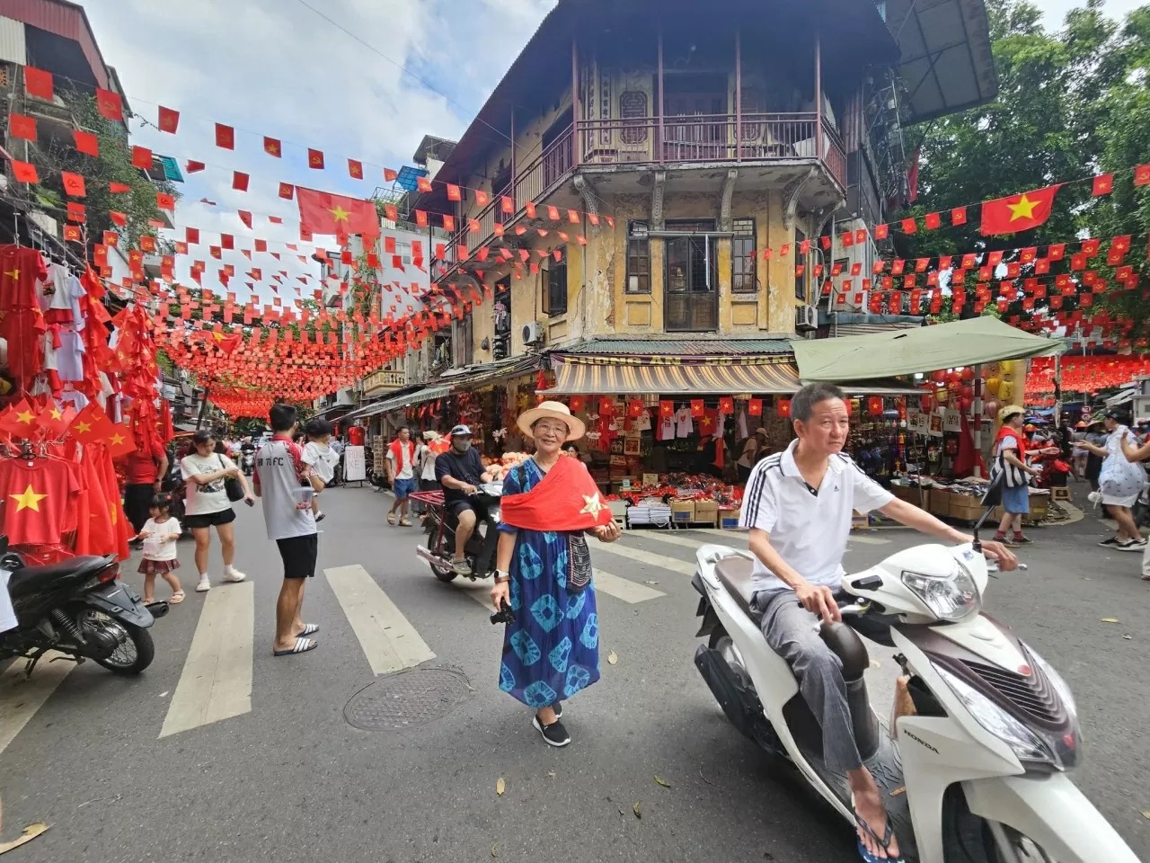 Có một Hà Nội rực rỡ như thế