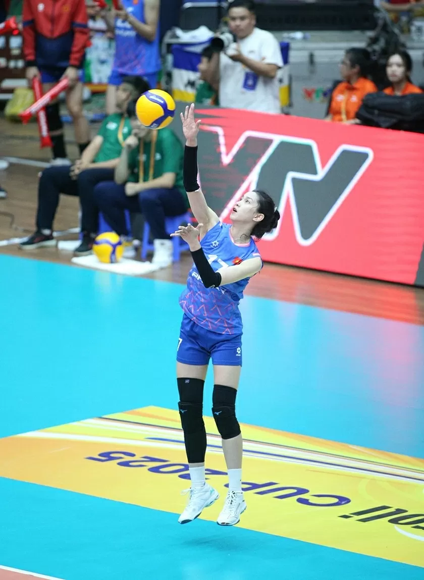 Hoa khôi bóng chuyền Nguyễn Thị Phương dịu dàng đón Quốc khánh 2/9 Hoa khôi bóng chuyền Nguyễn Thị Phương dịu dàng đón Quốc khánh 2/9