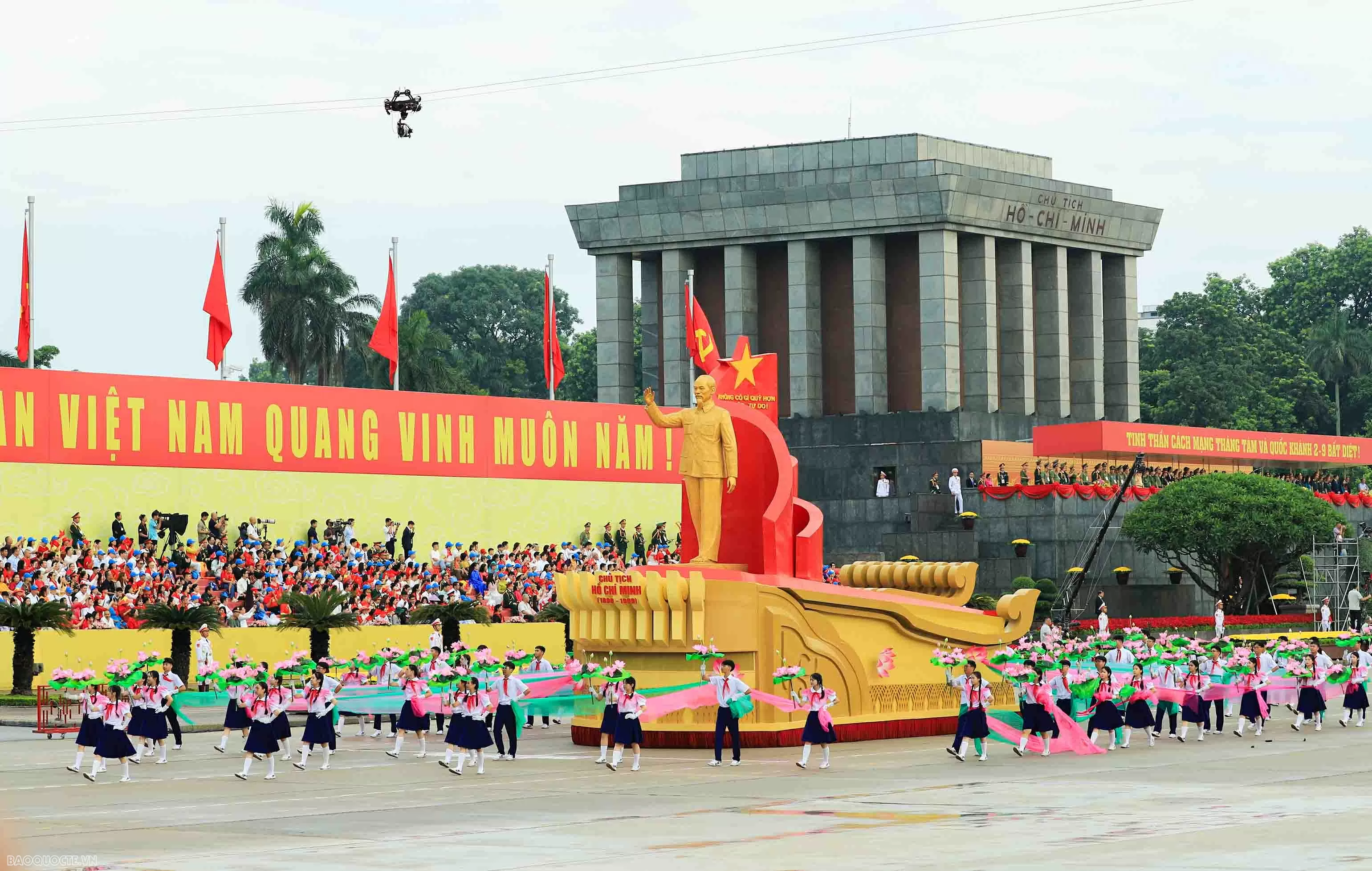Thời điểm hội tụ tổng hòa các lợi thế, sức mạnh để dân tộc vươn lên