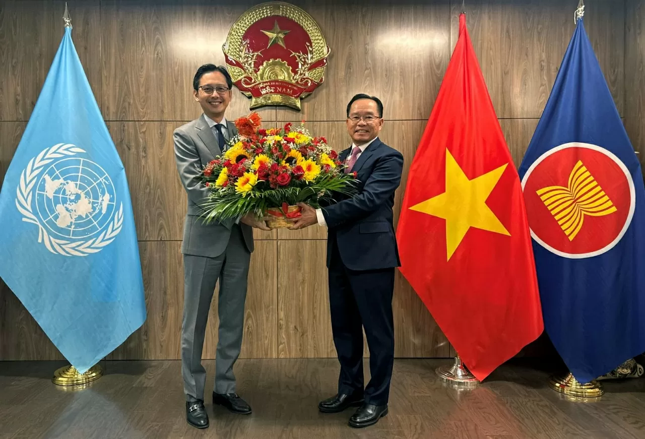 Phái đoàn Lào tại Liên hợp quốc chúc mừng 80 năm Quốc khánh Việt Nam, ngày 28/8/2025. Phái đoàn Lào tại Liên hợp quốc chúc mừng 80 năm Quốc khánh Việt Nam, ngày 28/8/2025.