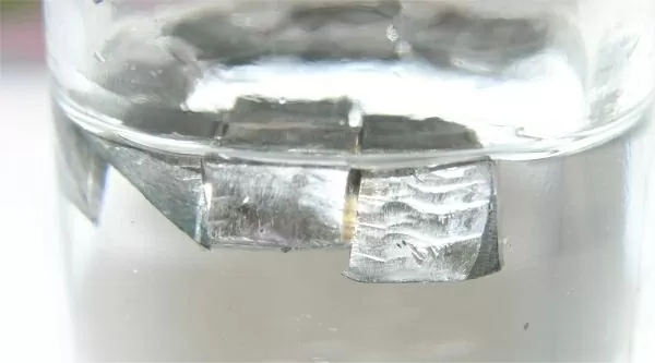 Lithium - trụ cột tiềm năng trong y học tâm thần và nghiên cứu Alzheimer Lithium - trụ cột tiềm năng trong y học tâm thần và nghiên cứu Alzheimer