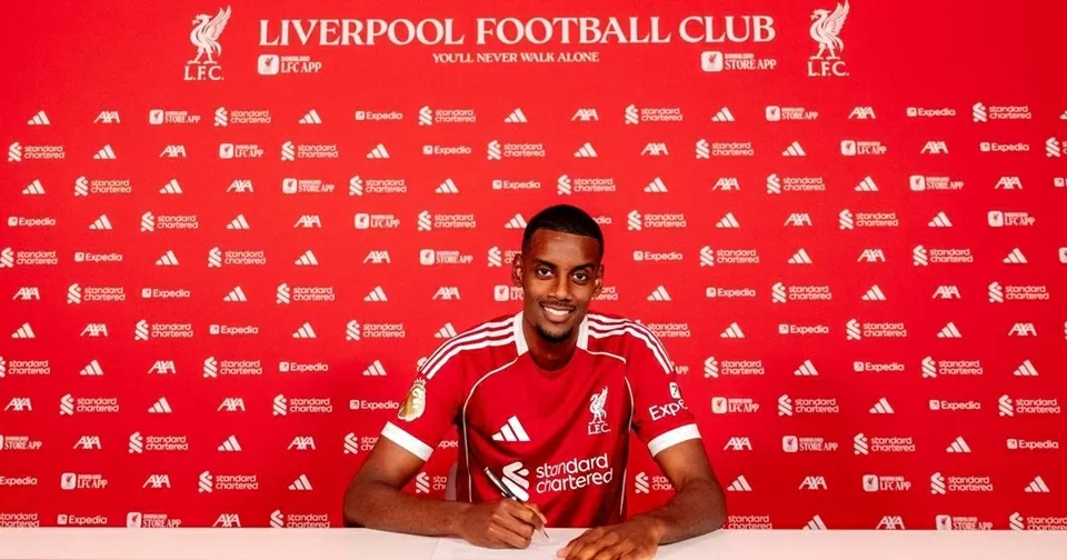 Alexander Isak nhận số áo ‘không may mắn’ ở Liverpool