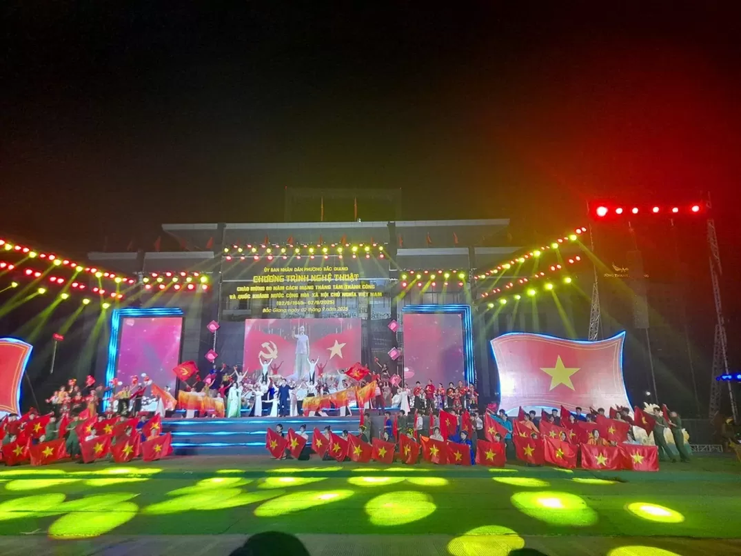 Bắc Ninh: Chương trình nghệ thuật và pháo hoa thắp sáng bầu trời Kinh Bắc trong ngày Tết Độc lập Bắc Ninh: Chương trình nghệ thuật và pháo hoa thắp sáng bầu trời Kinh Bắc trong ngày Tết Độc lập
