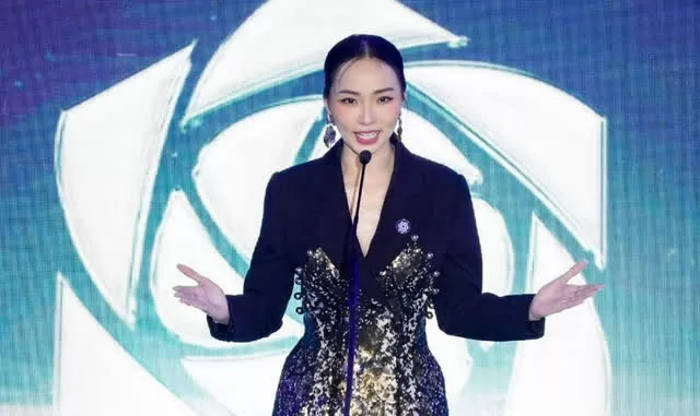 MC song ngữ Trà My gửi gắm thông điệp về lòng yêu nước tại chung kết The TVFace 2025