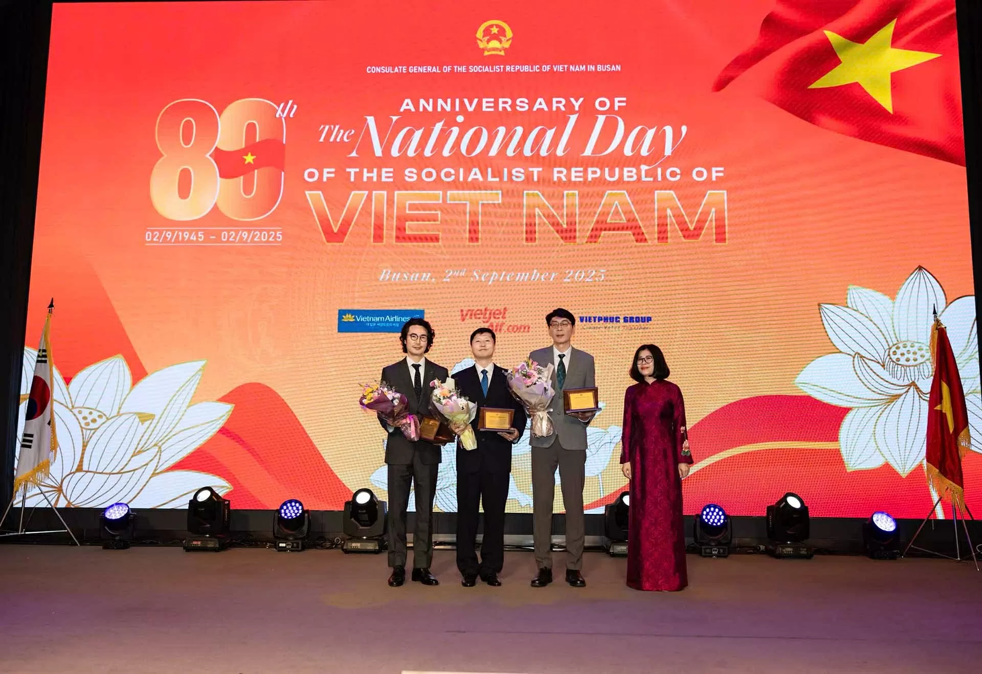 Tổng lãnh sự quán Việt Nam tại Busan tổ chức trọng thể Lễ kỷ niệm 80 năm Quốc khánh 2/9 Tổng lãnh sự quán Việt Nam tại Busan tổ chức trọng thể Lễ kỷ niệm 80 năm Quốc khánh 2/9