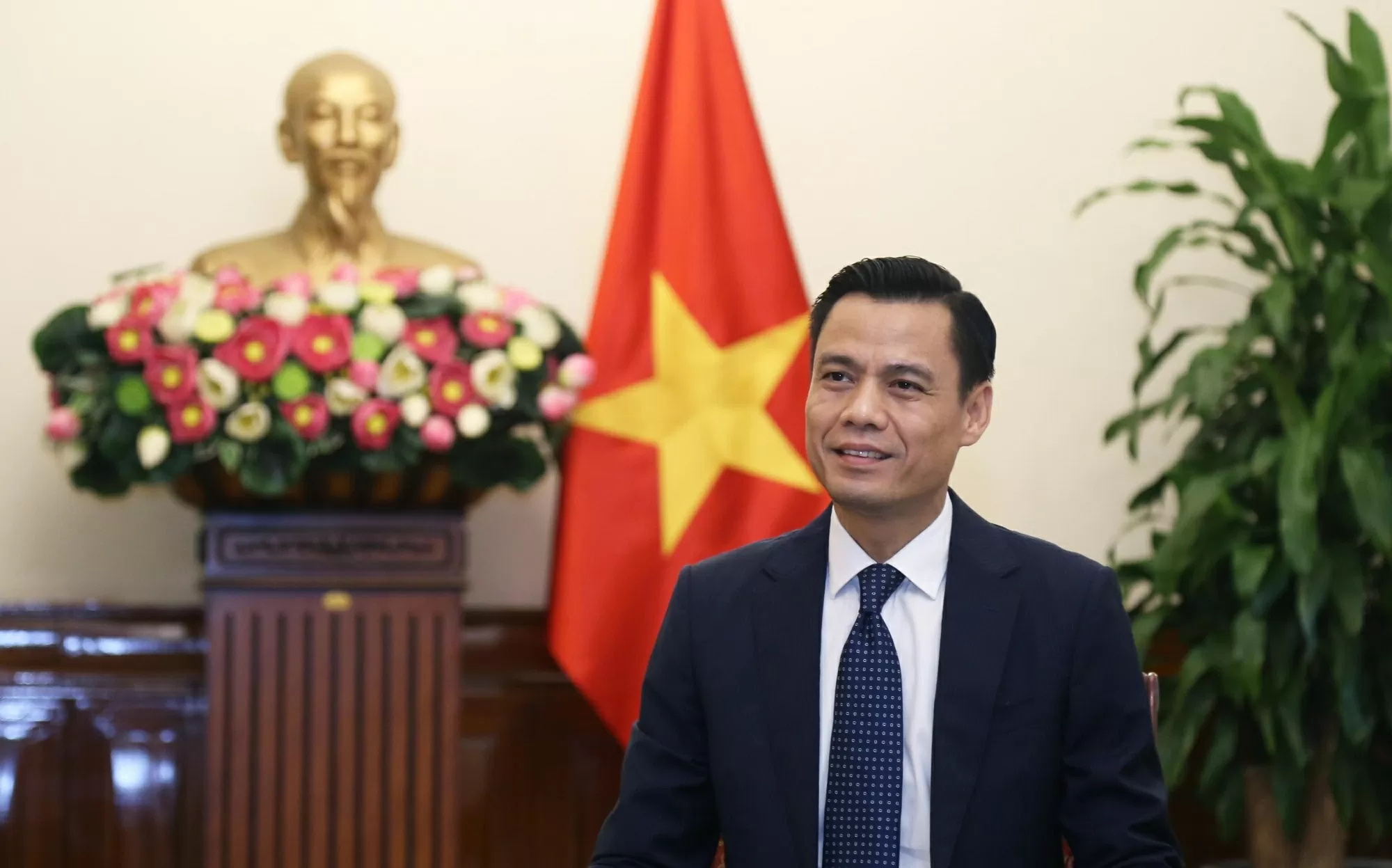 Thứ trưởng Ngoại giao Đặng Hoàng Giang Thứ trưởng Ngoại giao Đặng Hoàng Giang