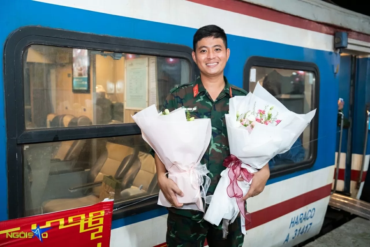 Người dân Thủ đô xúc động tạm biệt khối A80 trở về đơn vị