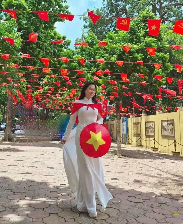 Hà Nội tỏa sáng bản lĩnh và sức sống của Thủ đô nghìn năm văn hiến Hà Nội tỏa sáng bản lĩnh và sức sống của Thủ đô nghìn năm văn hiến