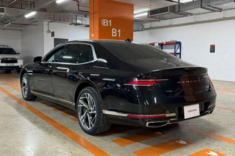 Genesis G90 xuất hiện như một làn gió mới, dành cho giới thượng lưu ưa chuộng sự khác biệt và tinh tế đến từ một thương hiệu trẻ trung hơn. Genesis G90 xuất hiện như một làn gió mới, dành cho giới thượng lưu ưa chuộng sự khác biệt và tinh tế đến từ một thương hiệu trẻ trung hơn.