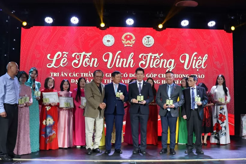 Cuộc thi Tôn vinh tiếng Việt 2025: Lan toả tình yêu quê hương và giá trị Việt Cuộc thi Tôn vinh tiếng Việt 2025: Lan toả tình yêu quê hương và giá trị Việt