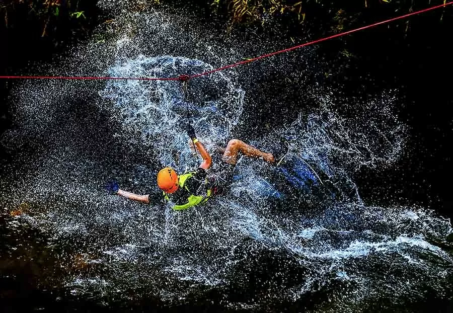 Trải nghiệm đu dây vượt thác ở Lâm Đồng. Trải nghiệm đu dây vượt thác ở Lâm Đồng.