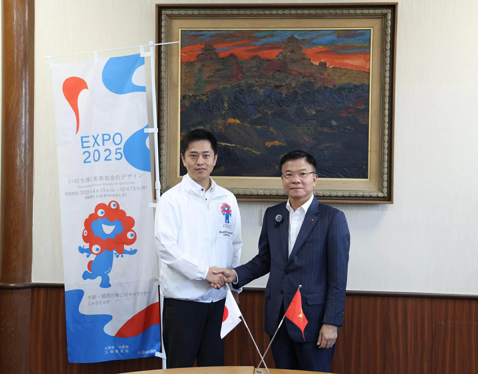 Phó Thủ tướng Lê Thành Long tiếp Thống đốc tỉnh Osaka Yoshimura Hirofumi