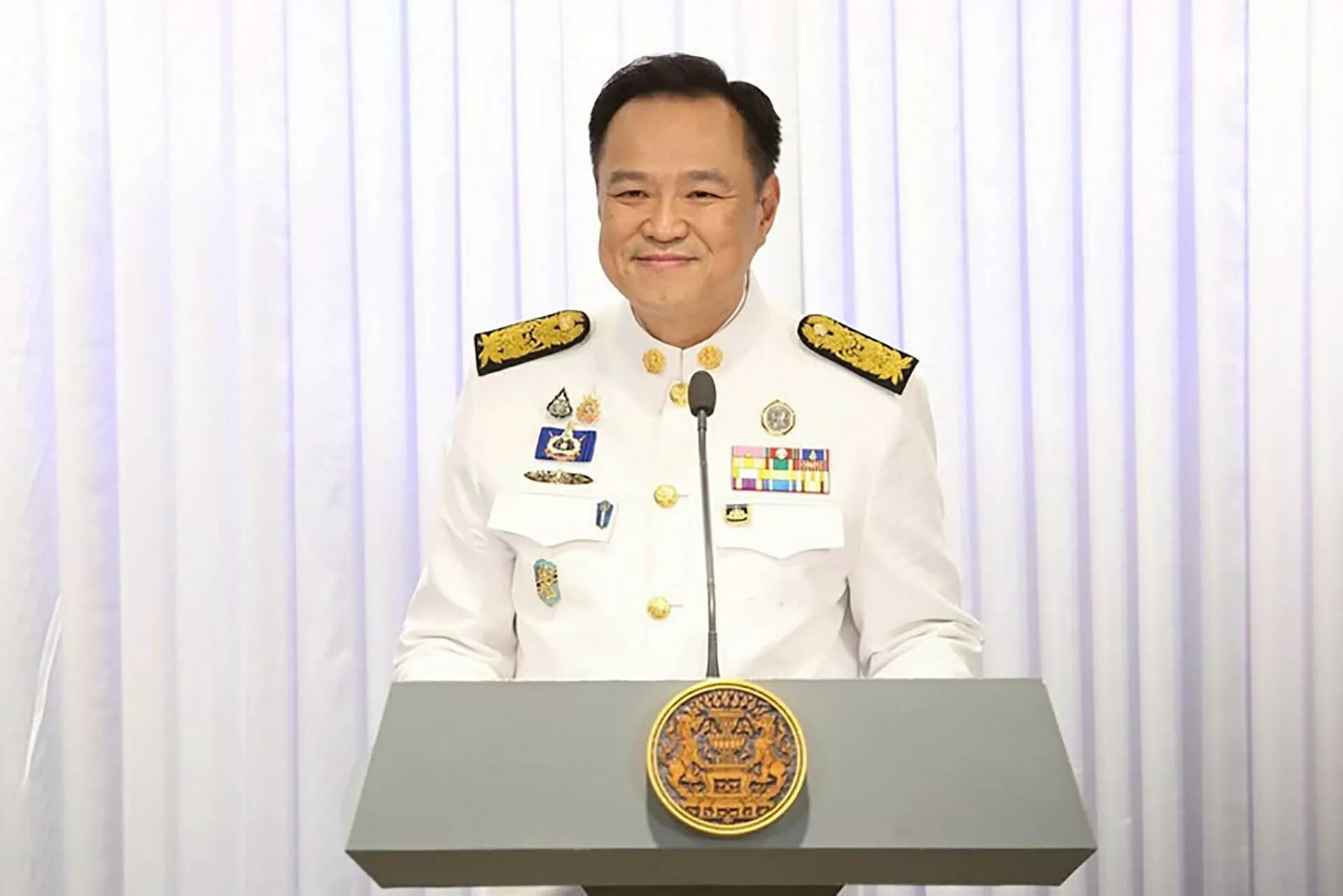 Tân Thủ tướng Thái Lan Anutin Charnvirakul phát biểu sau khi nhậm chức tại Bangkok ngày 7/9. (Nguồn: Tân hoa xã) Tân Thủ tướng Thái Lan Anutin Charnvirakul phát biểu sau khi nhậm chức tại Bangkok ngày 7/9. (Nguồn: Tân hoa xã)