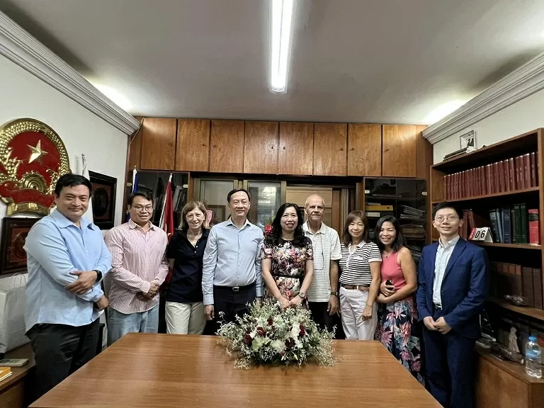 Thứ trưởng Bộ Ngoại giao Lê Thị Thu Hằng thăm cộng đồng người Việt tại Cyprus