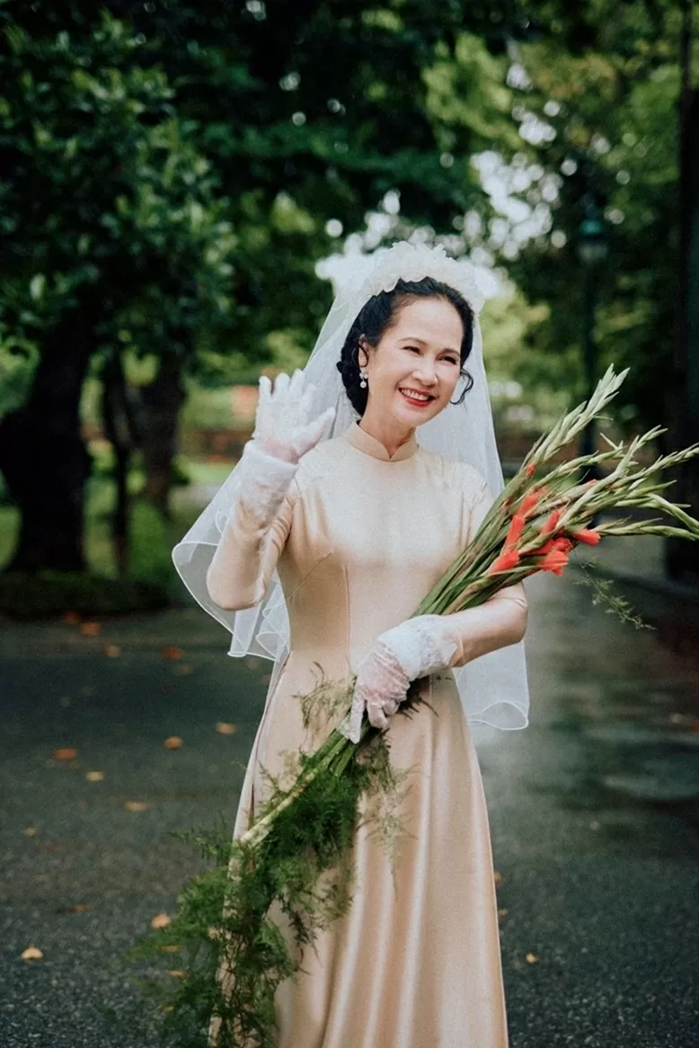 Vợ chồng NSND Lan Hương thực hiện bộ ảnh cưới đặc biệt ý nghĩa