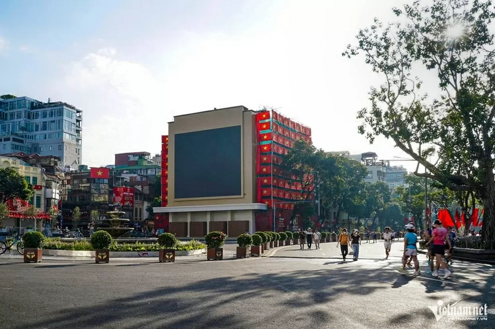 Quảng trường Đông Kinh Nghĩa Thục