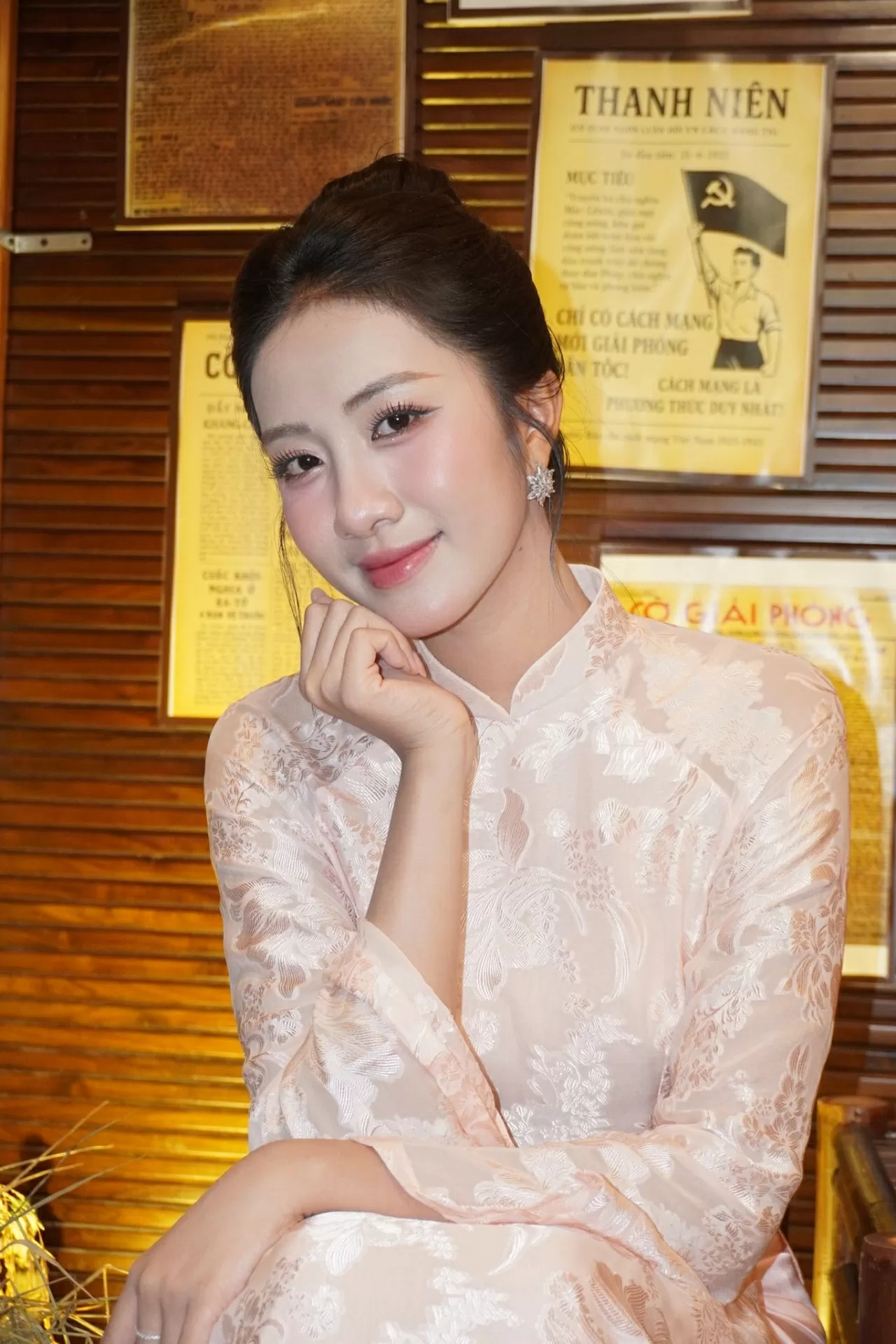 Ngắm nhan sắc dịu dàng của Hoa hậu Hà Trúc Linh