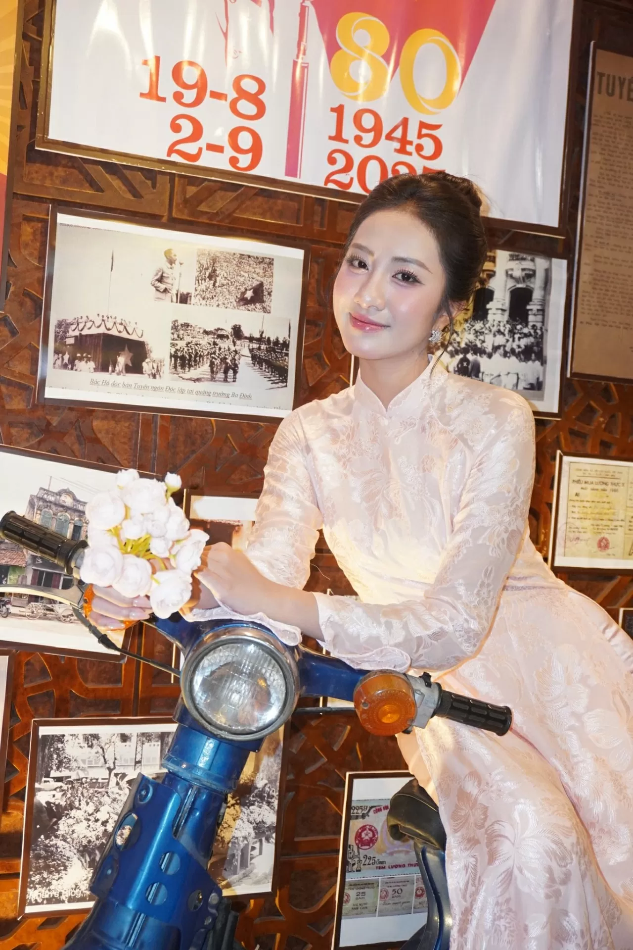 Ngắm nhan sắc dịu dàng của Hoa hậu Hà Trúc Linh Ngắm nhan sắc dịu dàng của Hoa hậu Hà Trúc Linh