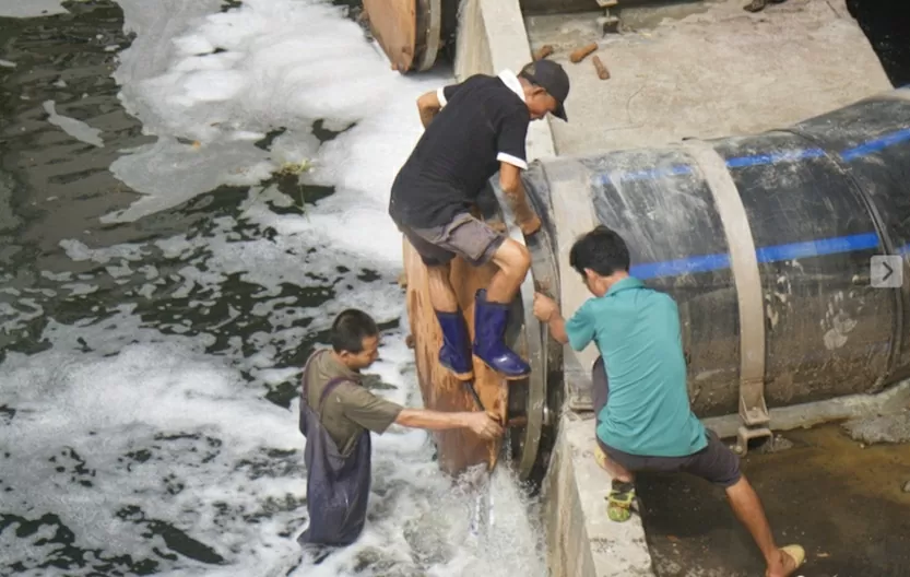 Hà Nội: Bơm nước từ hồ Tây qua hai đường ống riêng về sông Tô Lịch Hà Nội: Bơm nước từ hồ Tây qua hai đường ống riêng về sông Tô Lịch