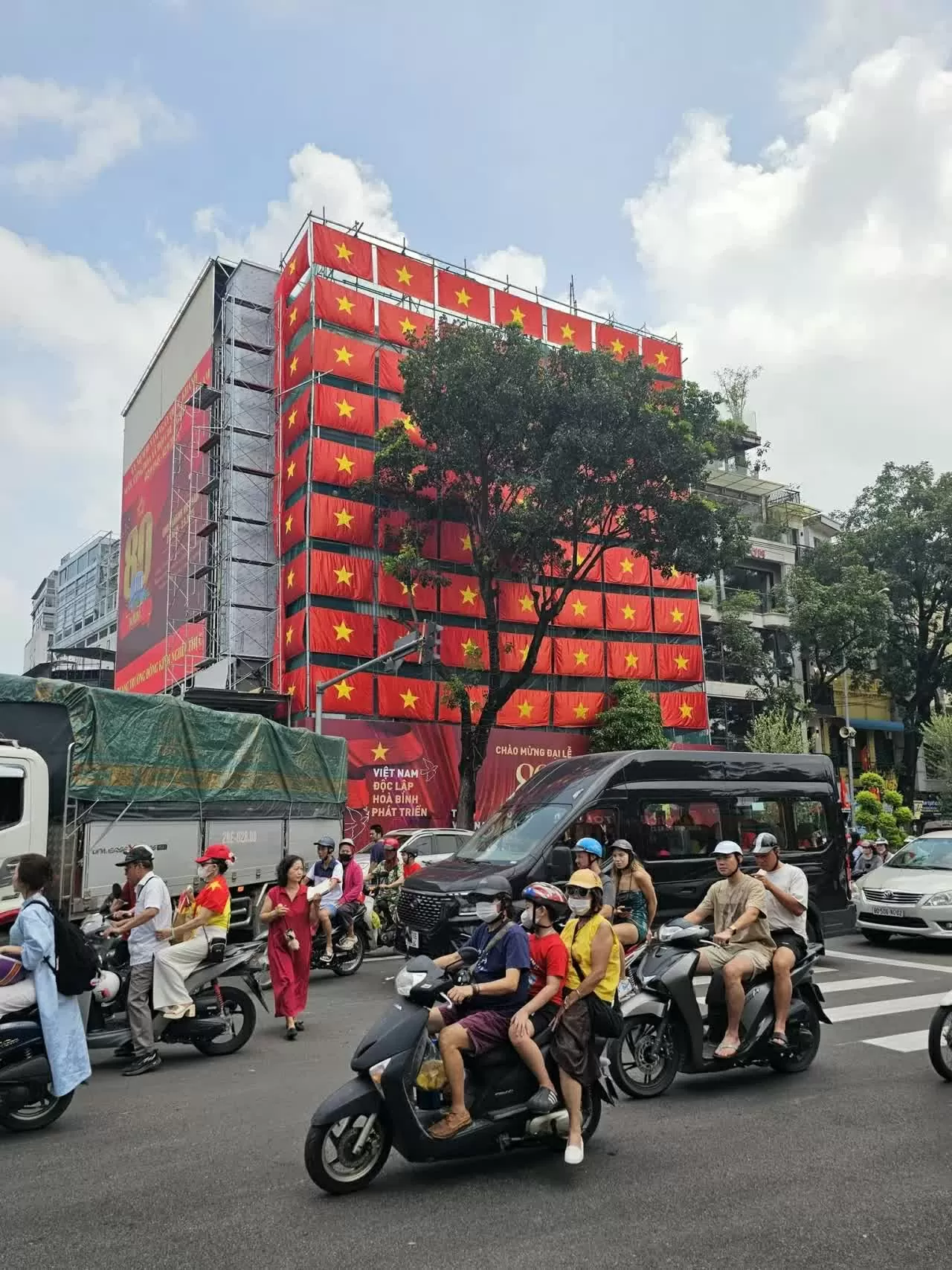 Hà Nội tiên phong trong kỷ nguyên mới Hà Nội tiên phong trong kỷ nguyên mới