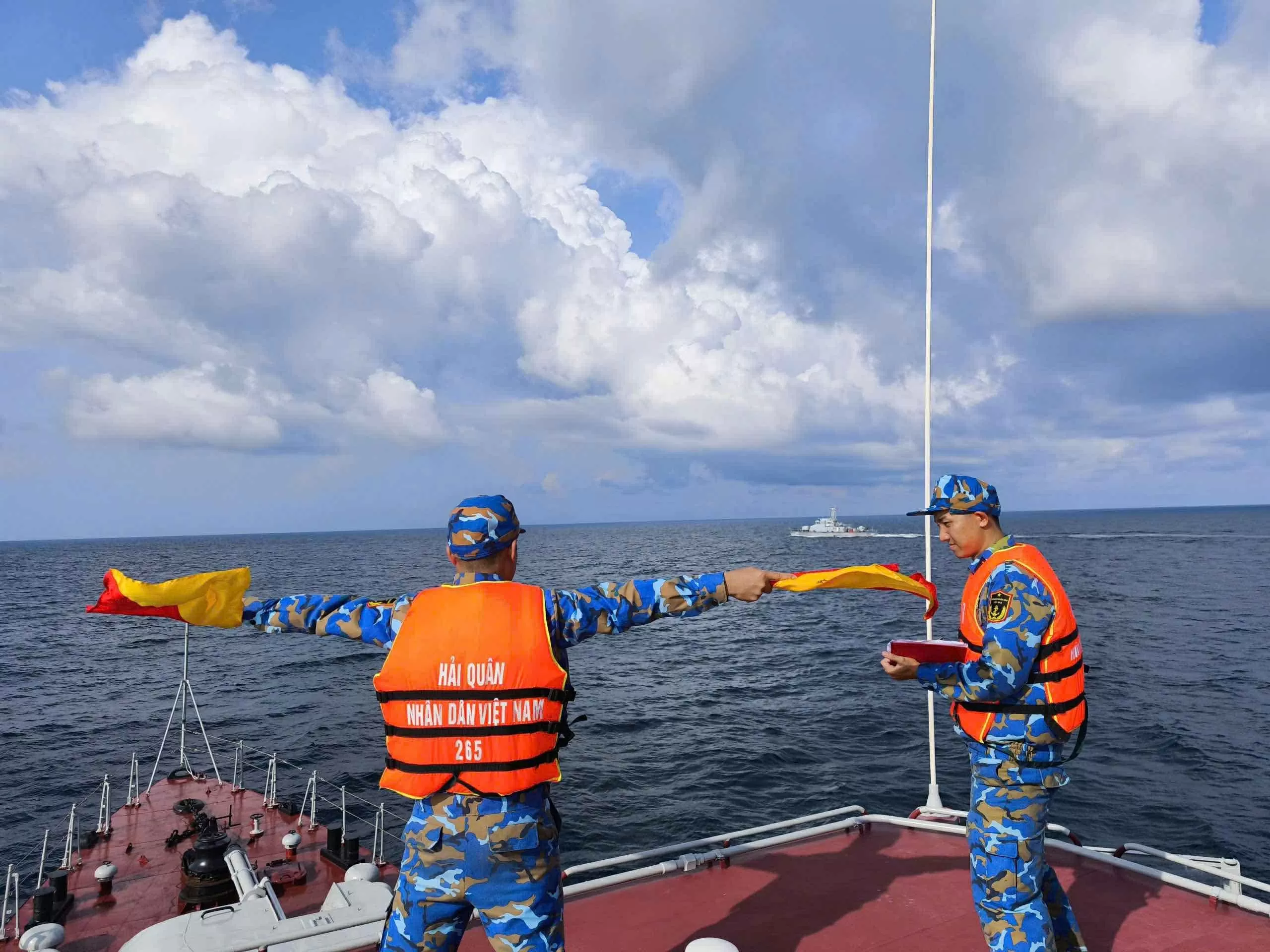 Hải quân Việt Nam-Campuchia tuần tra chung lần thứ 80 Hải quân Việt Nam-Campuchia tuần tra chung lần thứ 80