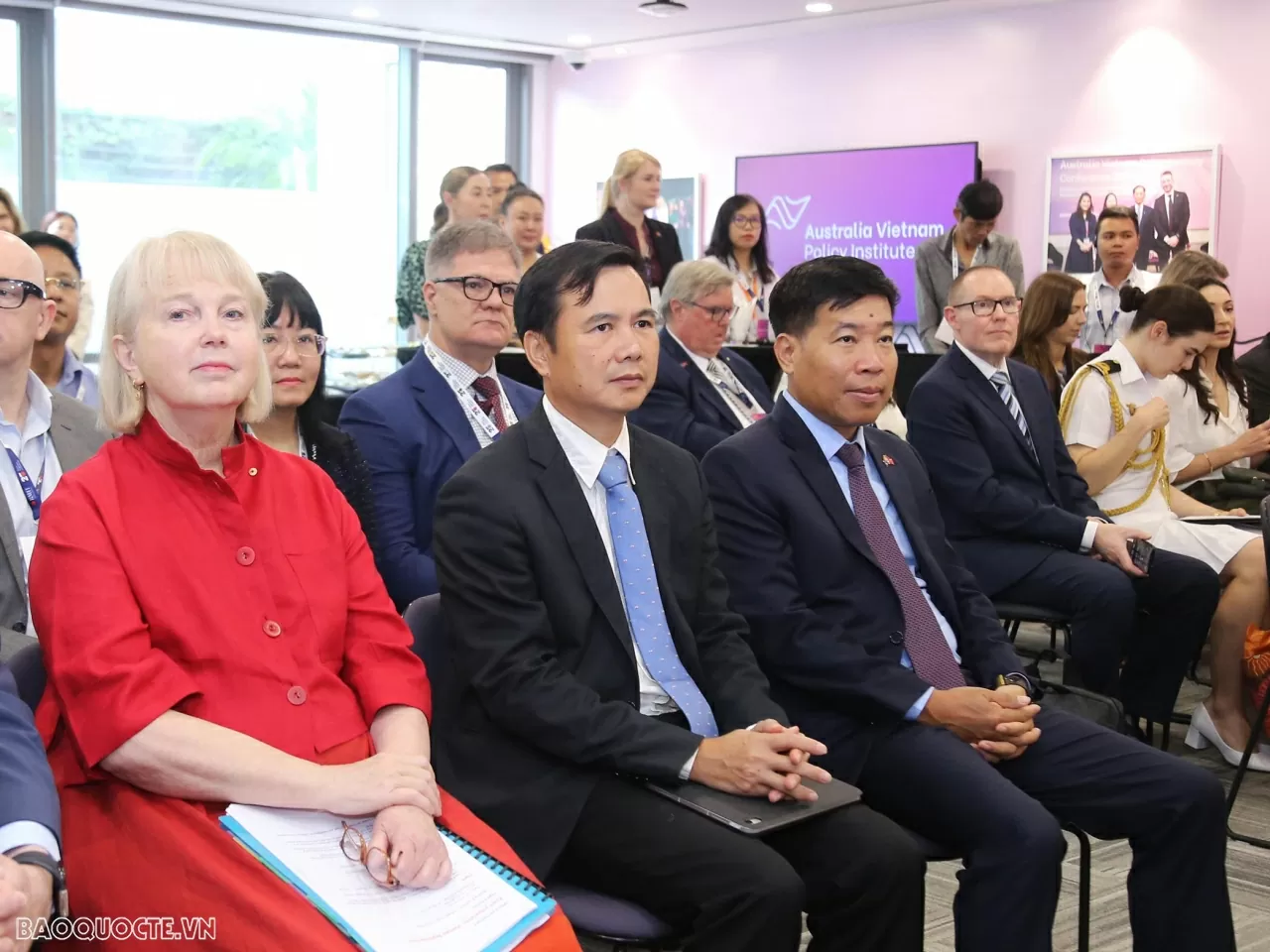 Buổi Khai trương có sự tham dự của bà Peggy O’Neal AO, Chủ tịch Hội đồng trường Đại học RMIT; Thứ trưởng Bộ Khoa học và Công nghệ Bùi Thế Duy và Thứ trưởng Bộ Ngoại giao Nguyễn Mạnh Cường. (Ảnh: Thành Long) Buổi Khai trương có sự tham dự của bà Peggy O’Neal AO, Chủ tịch Hội đồng trường Đại học RMIT; Thứ trưởng Bộ Khoa học và Công nghệ Bùi Thế Duy và Thứ trưởng Bộ Ngoại giao Nguyễn Mạnh Cường. (Ảnh: Thành Long)