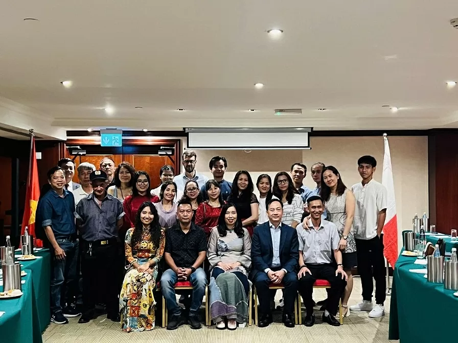 Thứ trưởng Lê Thị Thu Hằng đánh giá cao nỗ lực và tinh thần trách nhiệm của cộng đồng người Việt tại Malta