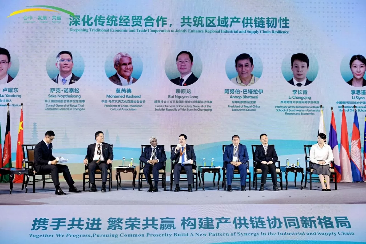 Tổng Lãnh sự Việt Nam tại Trùng Khánh tham dự Hội nghị hợp tác phát triển thương mại giữa tỉnh Tứ Xuyên, Trung Quốc với các nước Đông Nam Á, Nam Á.