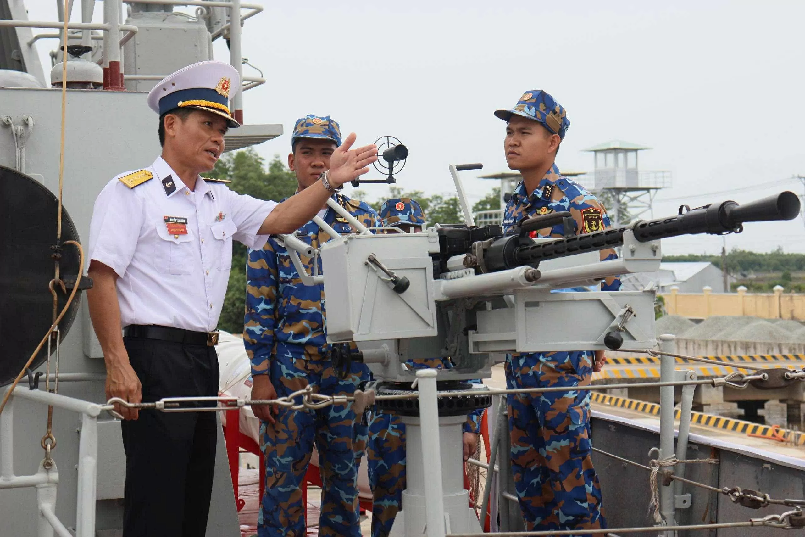 Lữ đoàn 175 không ngừng nâng cao chất lượng huấn luyện, sẵn sàng chiến đấu Lữ đoàn 175 không ngừng nâng cao chất lượng huấn luyện, sẵn sàng chiến đấu