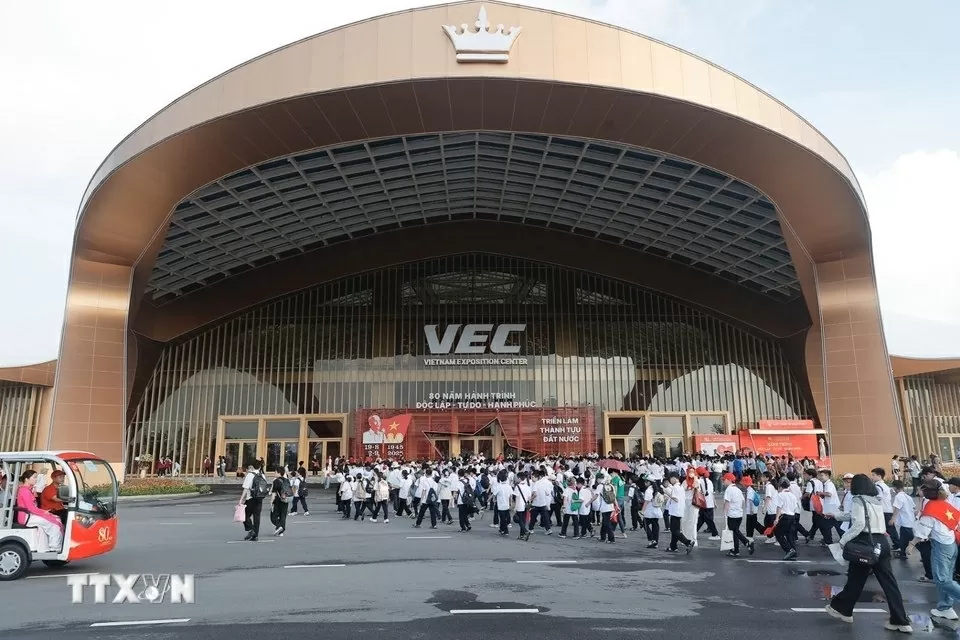 Triển lãm được tổ chức với quy mô lớn nhất từ trước đến nay, có sự tham gia của 28 bộ, cơ quan Trung ương, 34 địa phương và hơn 110 doanh nghiệp, tập đoàn kinh tế lớn với hơn 230 gian hàng trên toàn bộ diện tích trung tâm triển lãm. 