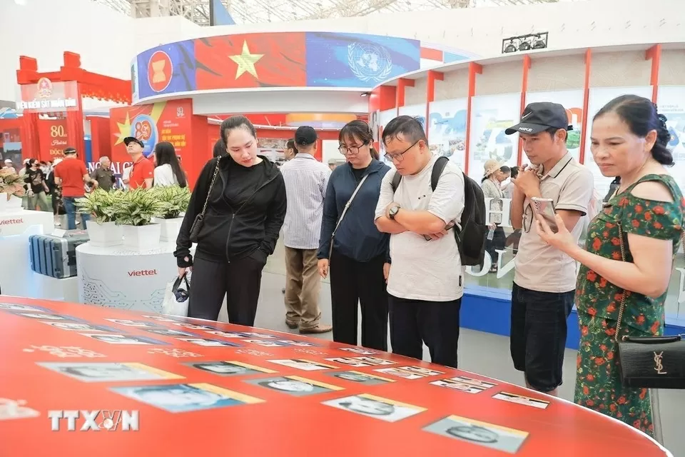 Qua 19 ngày mở cửa, Triển lãm thành tựu đất nước đón hơn 10 triệu lượt khách tham quan, trải nghiệm