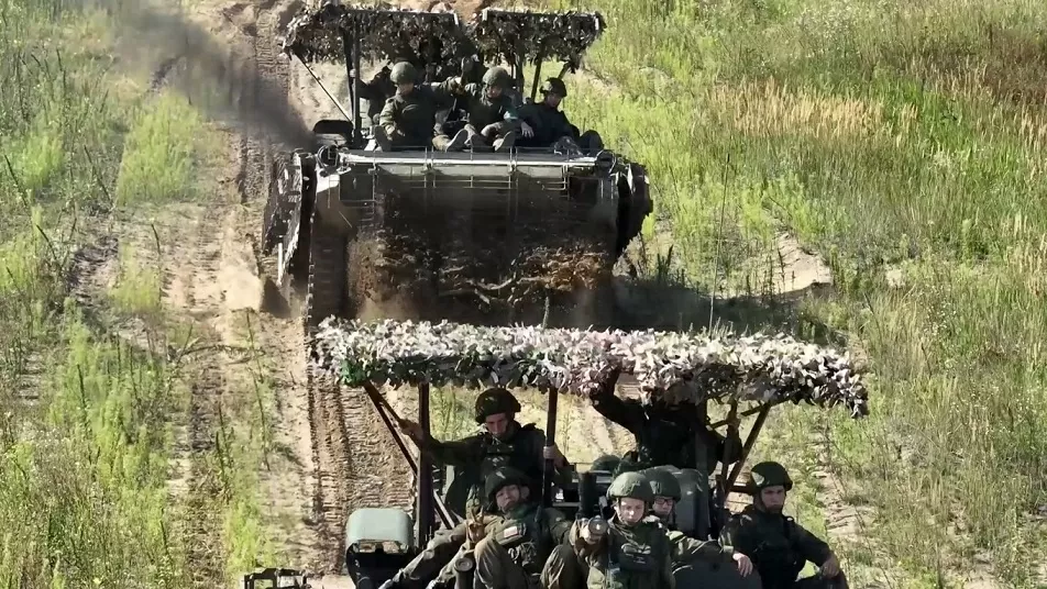 Nga khoe sức mạnh siêu thanh với loạt khí tài hùng hậu tại tập trận Zapad 2025 Nga khoe sức mạnh siêu thanh với loạt khí tài hùng hậu tại tập trận Zapad 2025