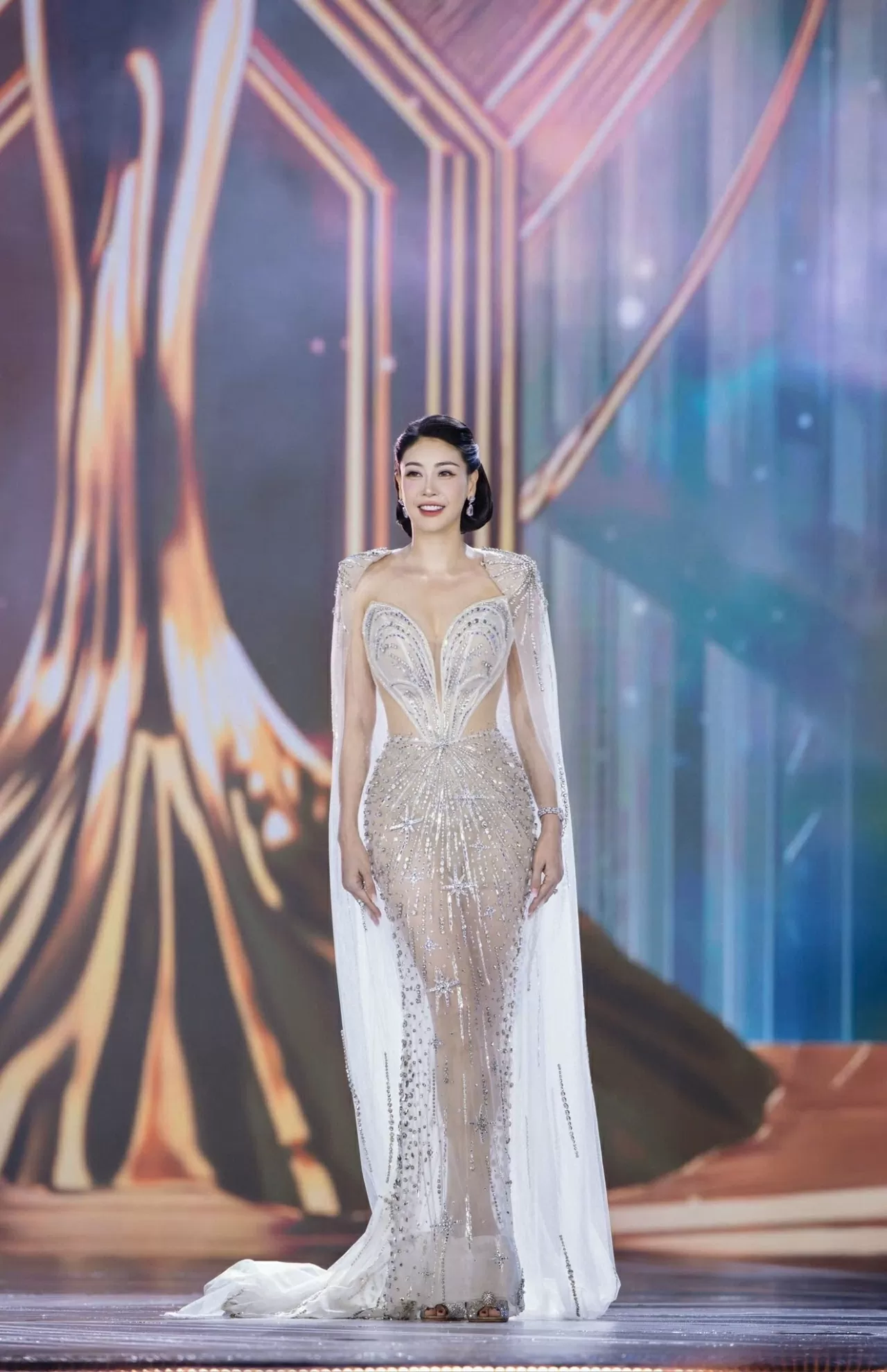 Hoa hậu Hà Kiều Anh