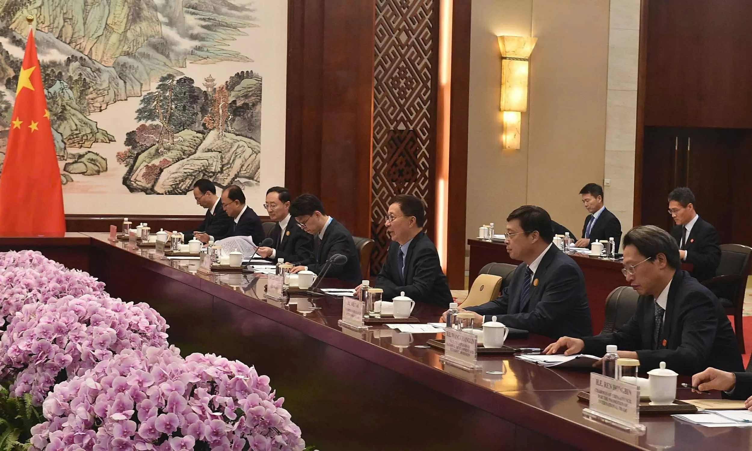 Phó Thủ tướng Mai Văn Chính hội kiến Phó Chủ tịch nước Trung Quốc Hàn Chính