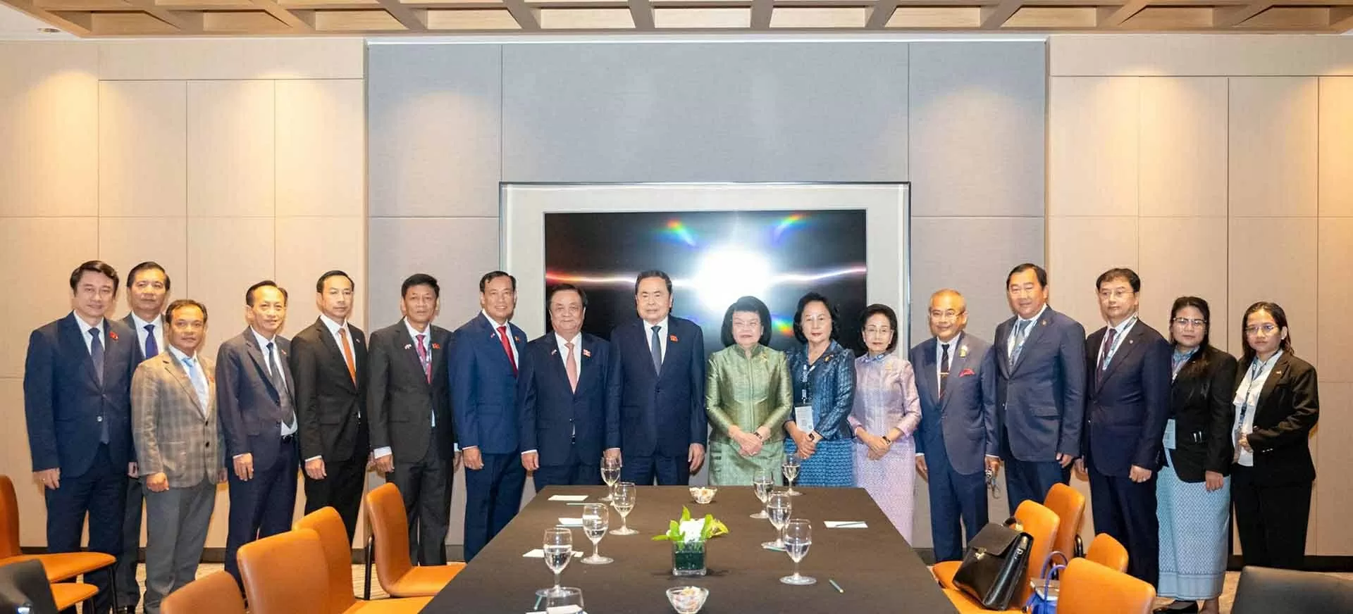 Chủ tịch Quốc hội Trần Thanh Mẫn gặp song phương các nhà lãnh đạo trong khuôn khổ AIPA-46
