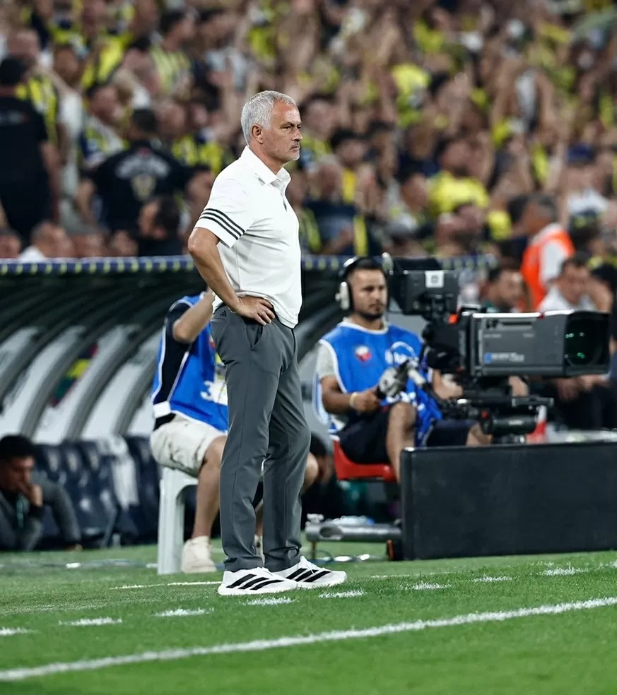 Tái xuất, HLV Mourinho thay thế HLV Bruno Lage Tái xuất, HLV Mourinho thay thế HLV Bruno Lage