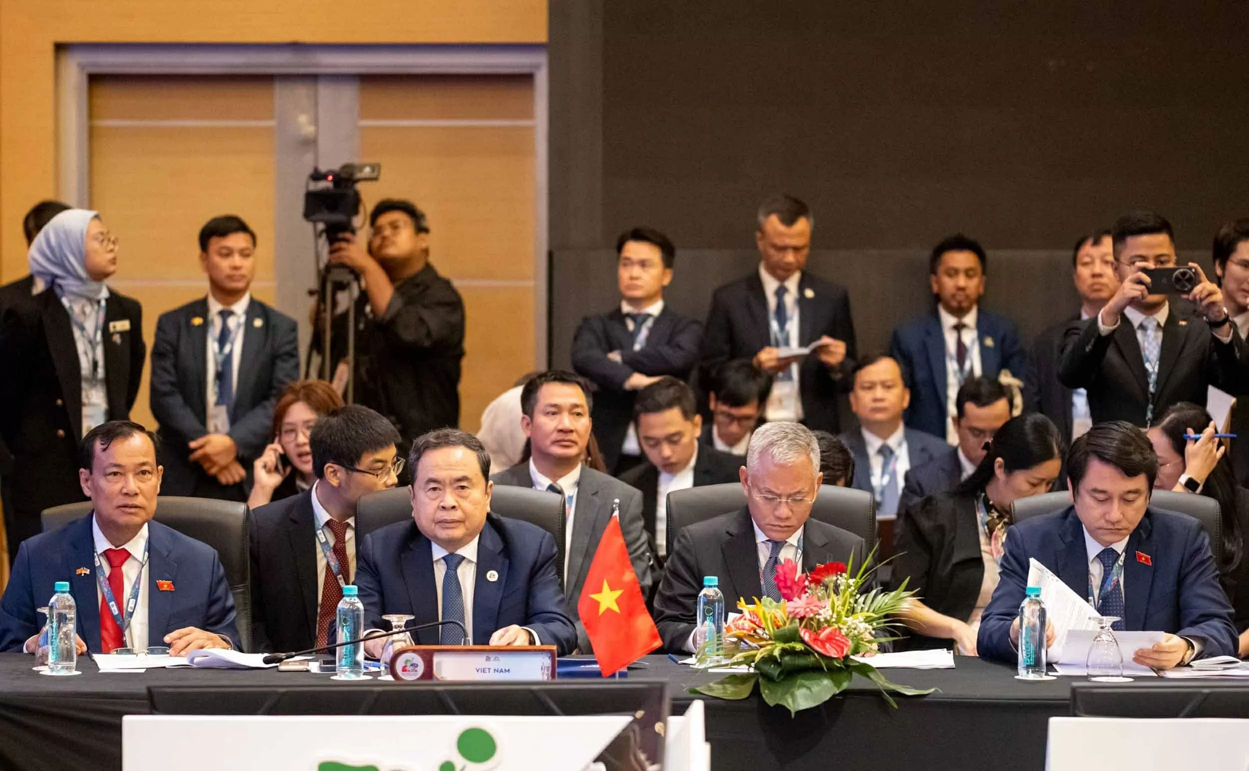 Chủ tịch Quốc hội Trần Thanh Mẫn dự phiên họp Ban chấp hành Đại hội đồng liên Nghị viện ASEAN lần thứ 46 (AIPA-46). (Nguồn: daibieunhandan.vn) Chủ tịch Quốc hội Trần Thanh Mẫn dự phiên họp Ban chấp hành Đại hội đồng liên Nghị viện ASEAN lần thứ 46 (AIPA-46). (Nguồn: daibieunhandan.vn)