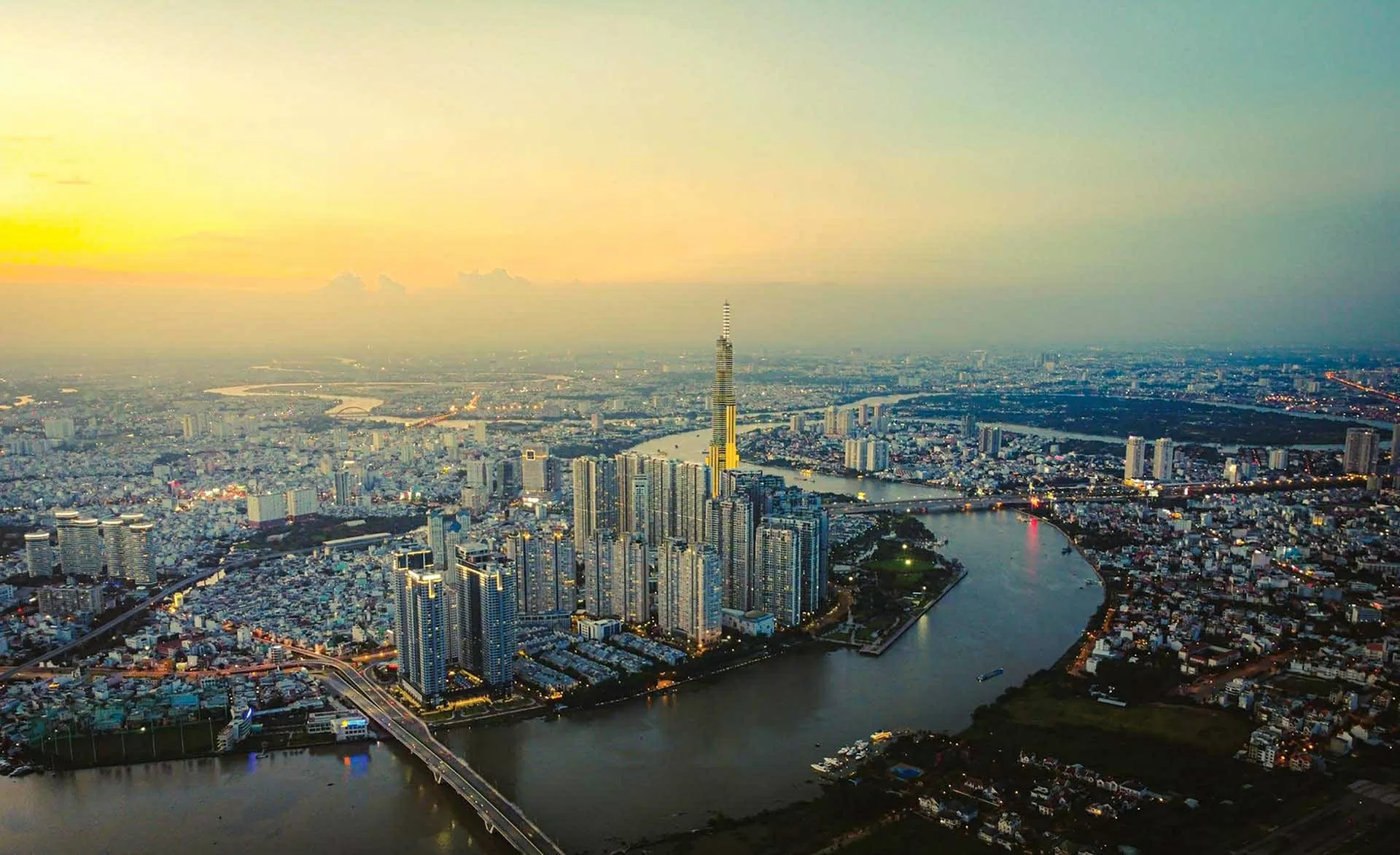 Vị thế vững chắc để thoát bẫy thu nhập trung bình