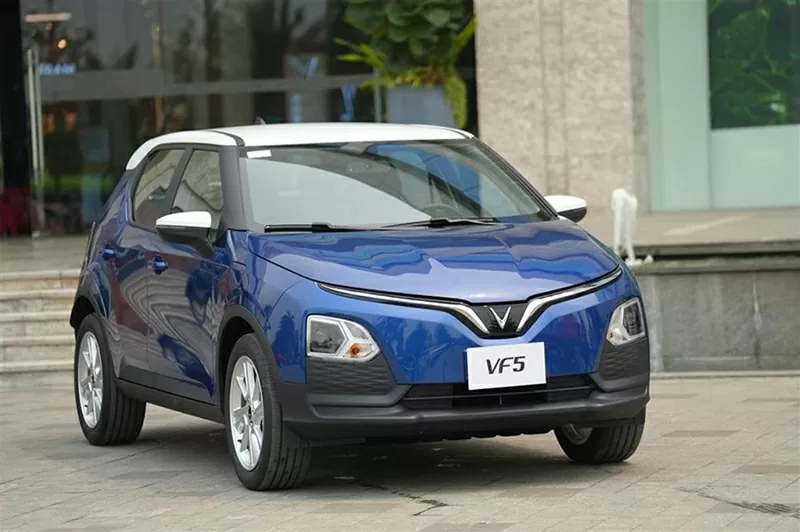 Top 5 xe gầm cao bán chạy nhất tháng 8/2025: VinFast VF5 vươn lên dẫn đầu.