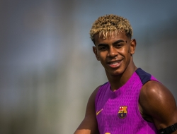 Lamine Yamal phá sâu kỷ lục của Rô béo nếu giành giải Quả bóng vàng 2025