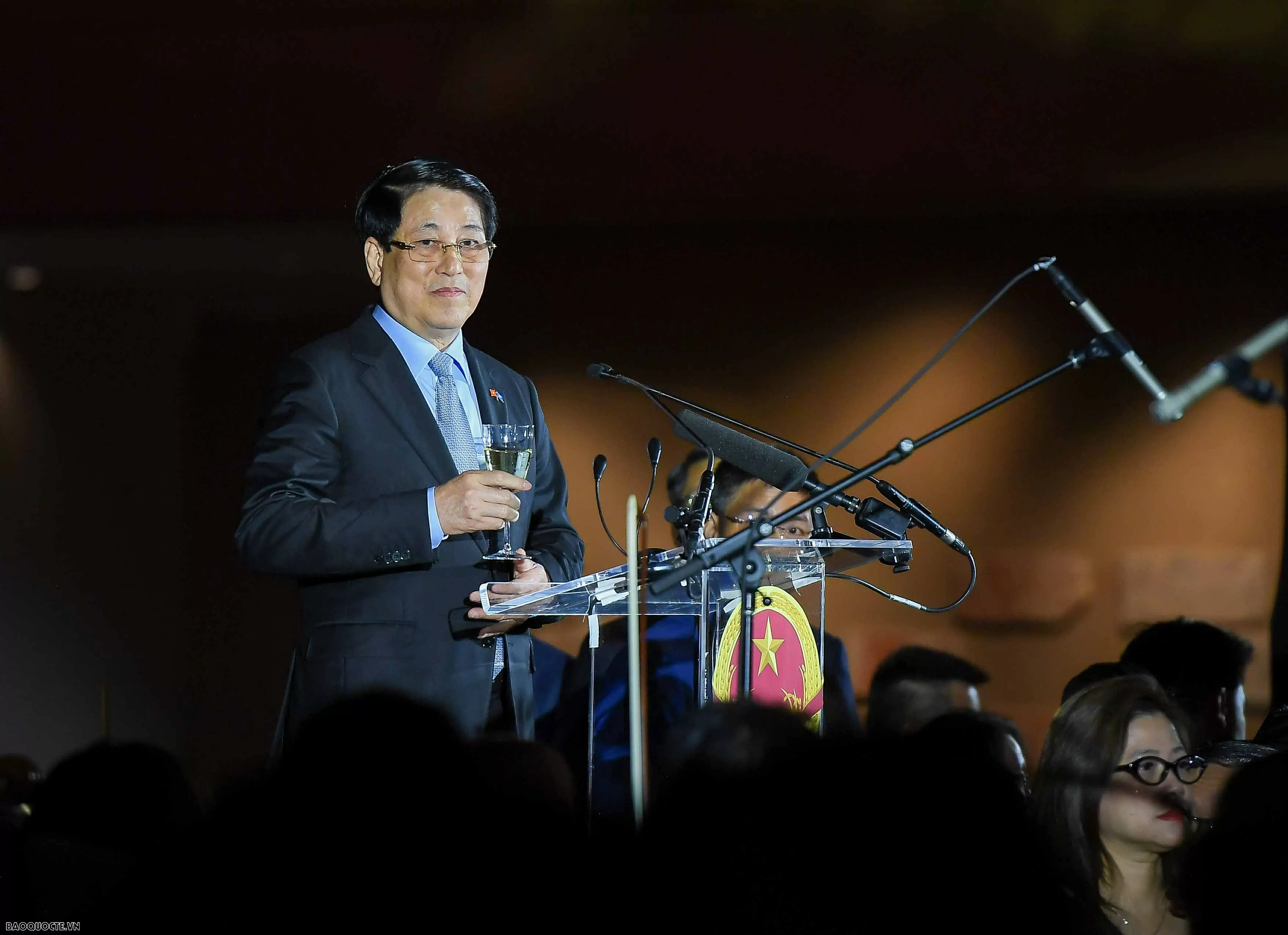 Việt Nam chung tay cùng bạn bè quốc tế kiến tạo môi trường hoà bình, ổn định và phát triển bền vững Việt Nam chung tay cùng bạn bè quốc tế kiến tạo môi trường hoà bình, ổn định và phát triển bền vững