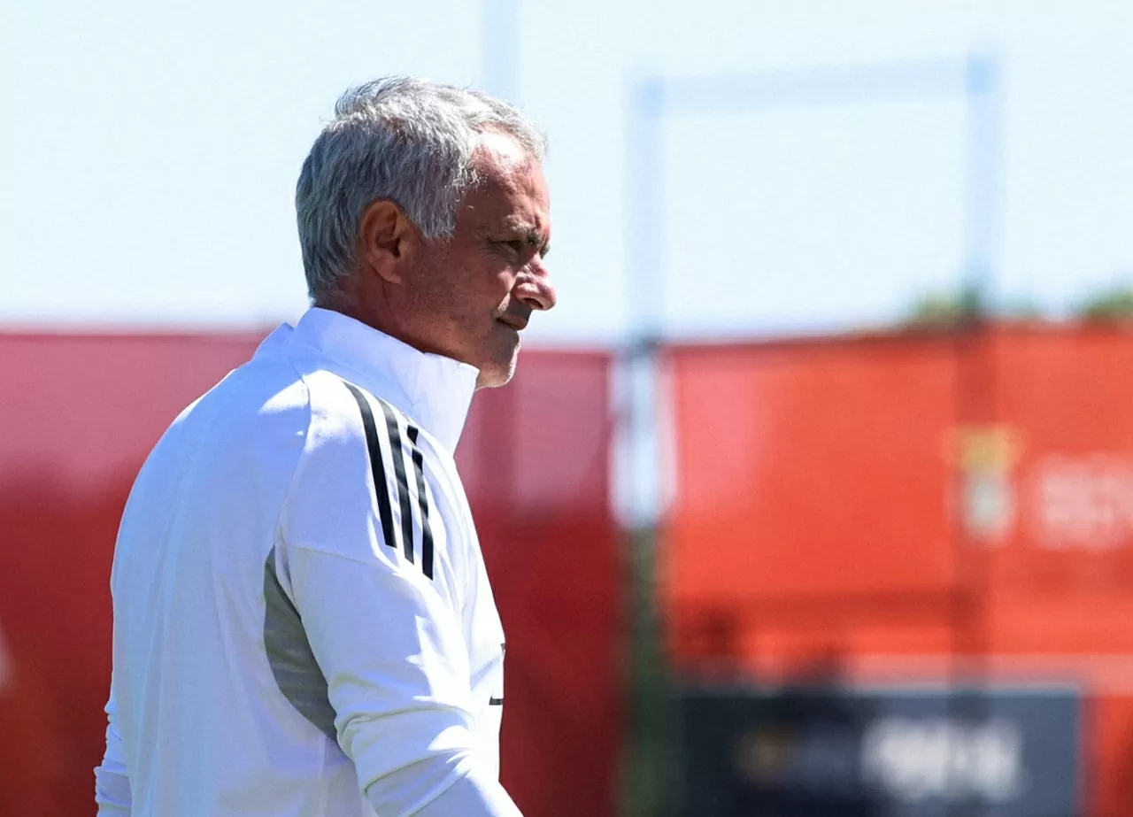 HLV Mourinho gây sốc, lên kế hoạch tái hợp Benzema