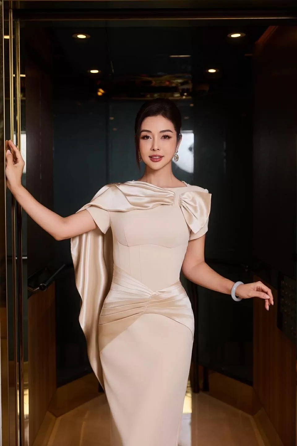 Hoa hậu Jennifer Phạm