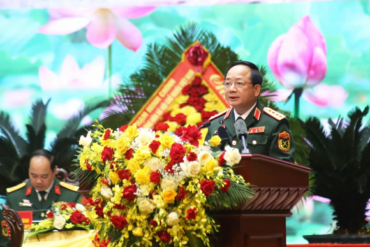 Đại tướng Trịnh Văn Quyết báo cáo. (Ảnh: Thành Long) Đại tướng Trịnh Văn Quyết báo cáo. (Ảnh: Thành Long)