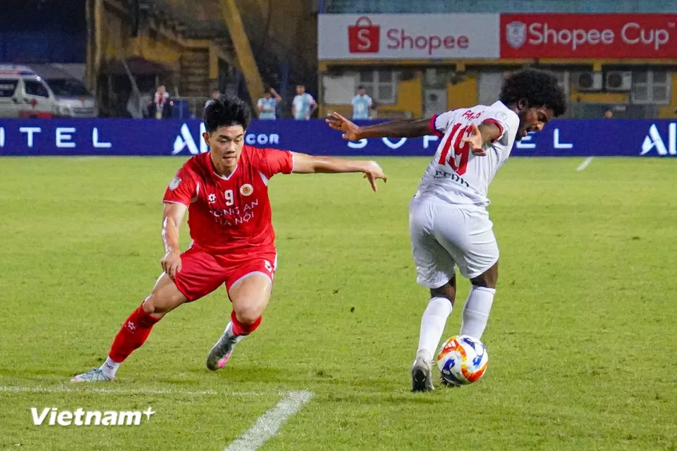 Shopee Cup 2025/26: Hậu vệ Cao Pendant Quang Vinh ghi bàn, CLB Công an Hà Nội thắng nhẹ  Cebu FC
