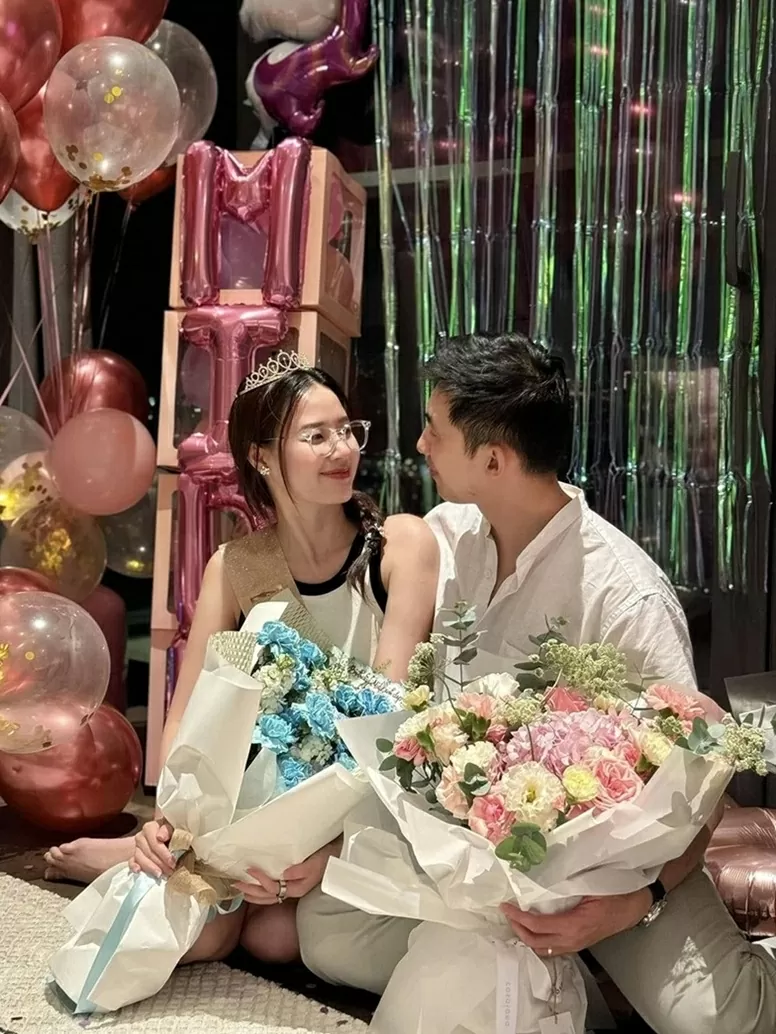 thời trang diễn viên Midu