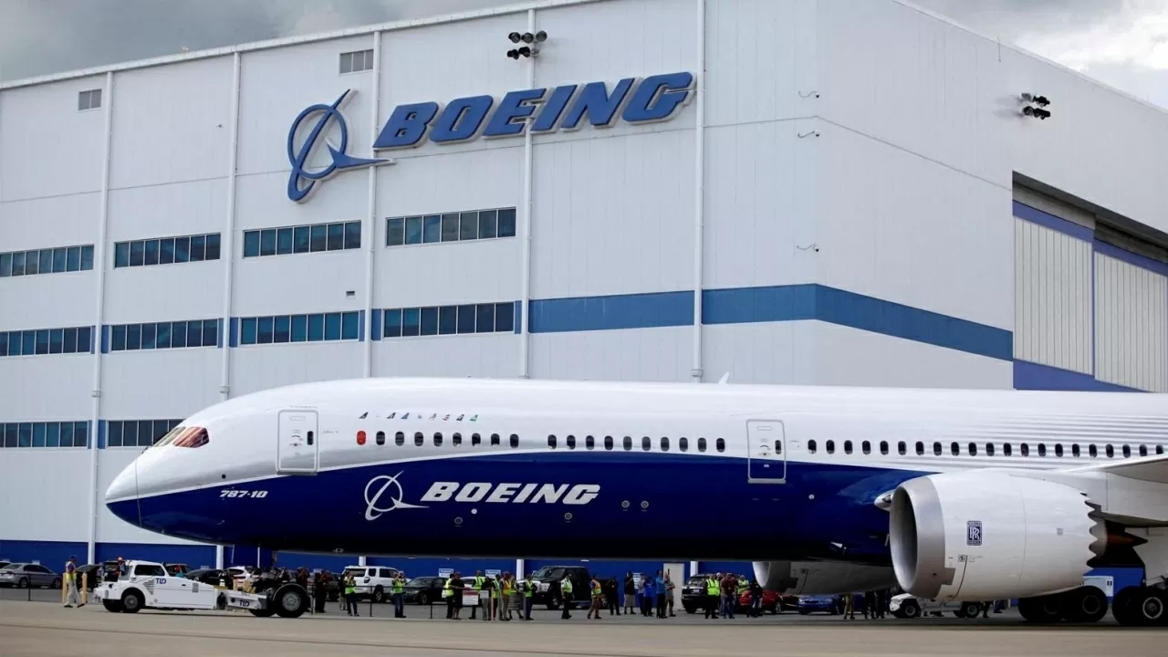 Ngoại giao hàng không của Tổng thống Trump giúp Boeing chốt đơn liên tục